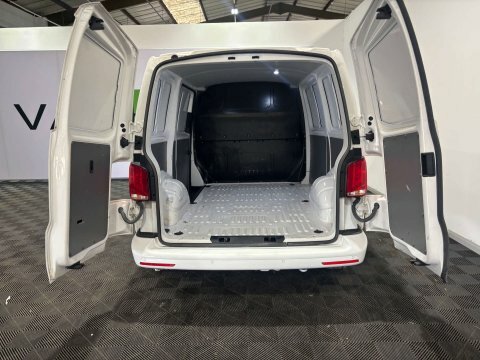 Volkswagen Transporter 2023 73 T28 DV73XPU White #4