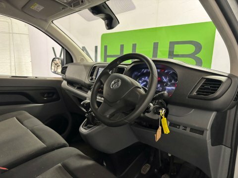 Vauxhall Vivaro 2022 72 F2900 DV72HTO White #2