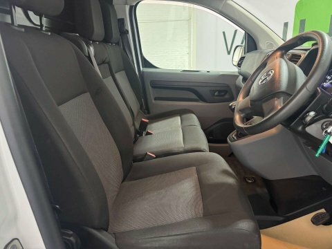 Vauxhall Vivaro 2022 72 1.5 DV72BCX White #2