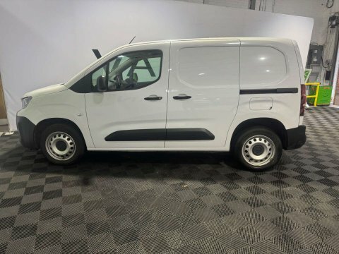 Peugeot Partner 2023 73 1.5 BJ73ZWS White #3