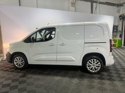 Citroen Berlingo 2023 23 1.5 YC23DZS White #3