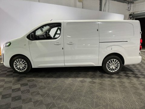 Vauxhall Vivaro 2023 73 1.5 DY73XVN White #4