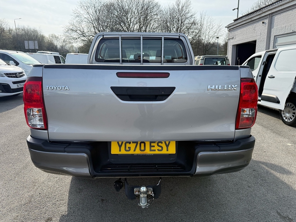 Toyota HILUX 2.4 D-4d Active Pickup 4Wd Double Cab Tow Bar YG70ESY Silver #6