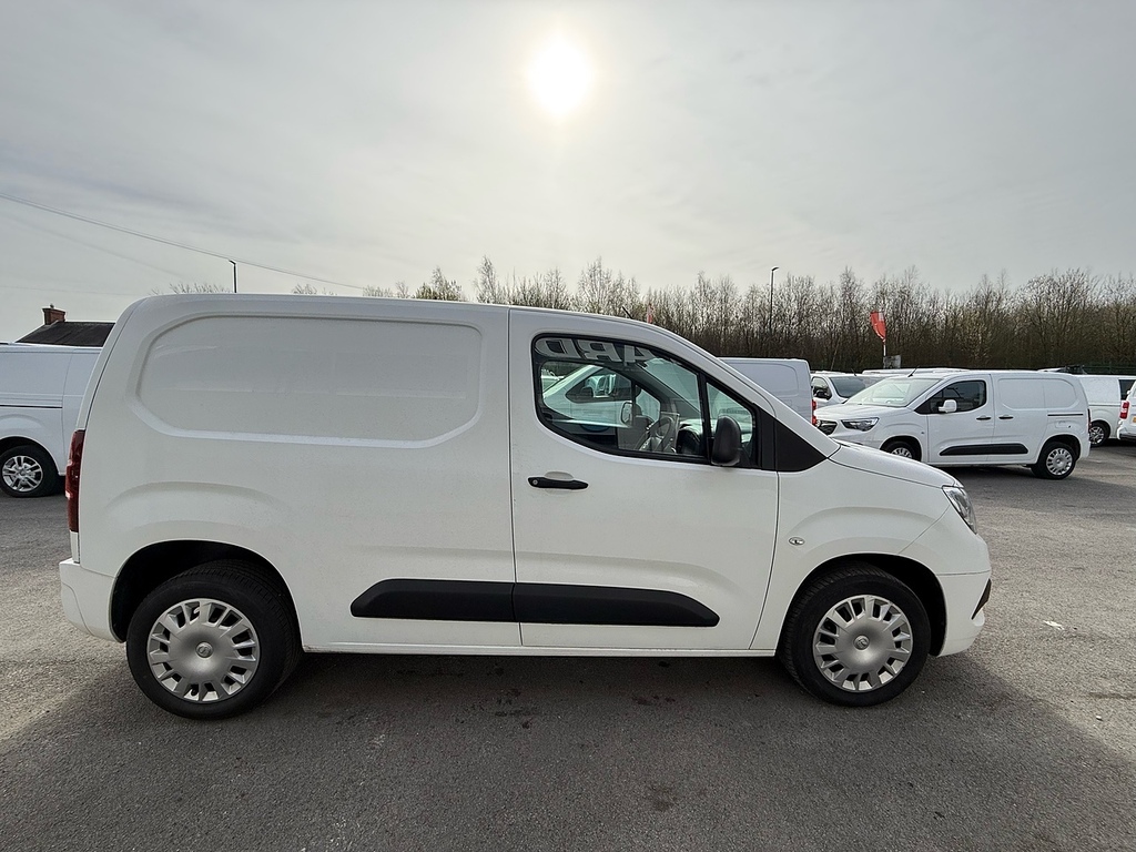 Vauxhall Combo 1.6 Turbo D 2300 Sportive Swb Air Con Van Dies DL70LFZ White #4