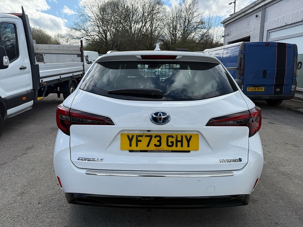 Toyota Corolla Vvt-h YF73GHY White #6