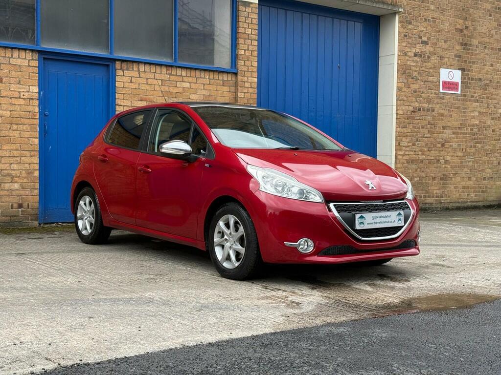 Peugeot 208 Hatchback 1.2 Vti Puretech Style Euro 6 2015 Red