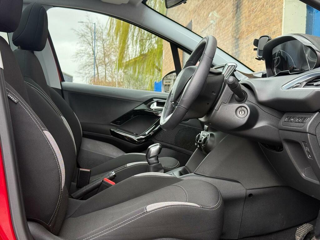 Peugeot 208 Hatchback 1.2 Vti Puretech Style Euro 6 2015 Red #3