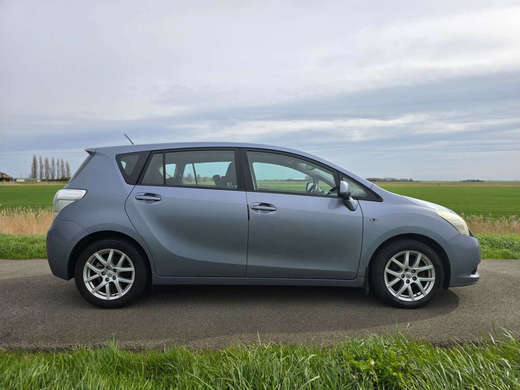 Toyota Verso T Spirit D-4d Blue #2