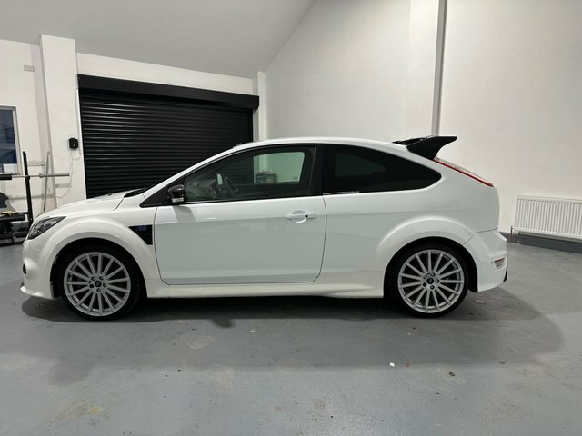 Ford Focus 2.5 Rs 300 Bhp White #3