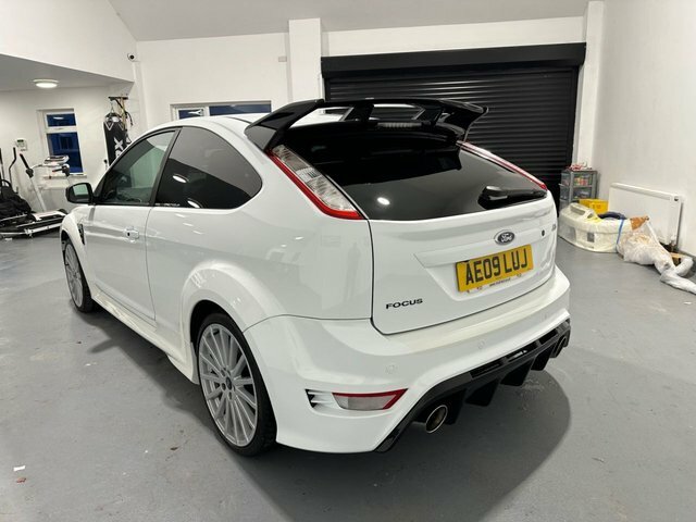Ford Focus 2.5 Rs 300 Bhp White #4