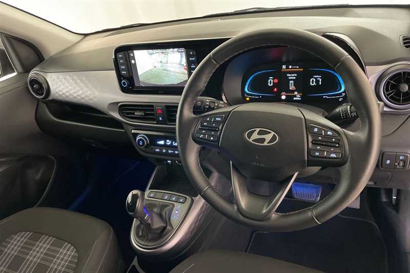 Hyundai I10 1.0 Premium Hatchback Euro 6 Ss EN25AYE Black #2