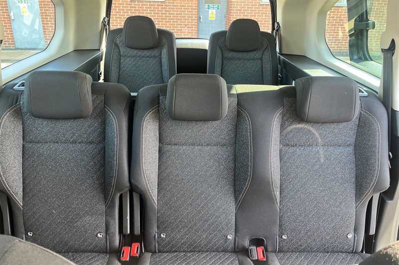 Peugeot e-Rifter 52Kwh Allure Long Mpv 7.4Kw Cha Black #2