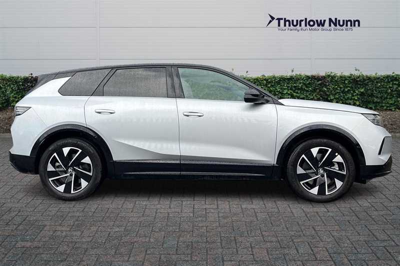 Vauxhall Grandland 73Kwh Gs Suv 213 Ps LL74YYK Silver #2