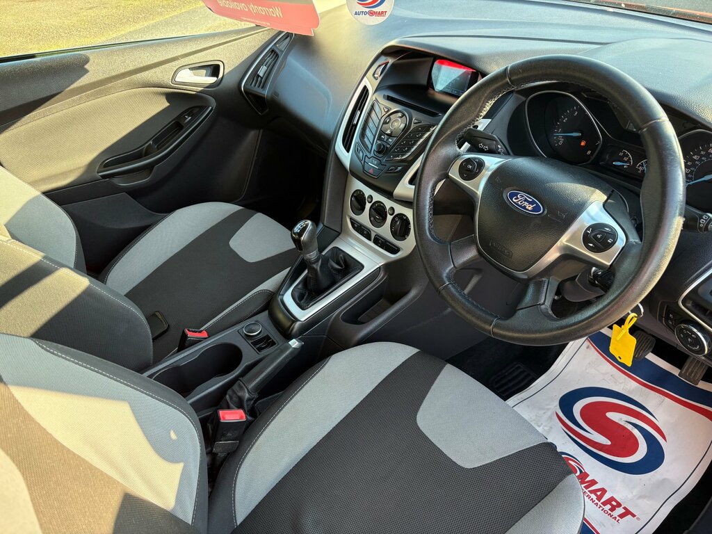 Ford Focus 1.0T Ecoboost Zetec Hatchback Eu WA13SXL Red #3