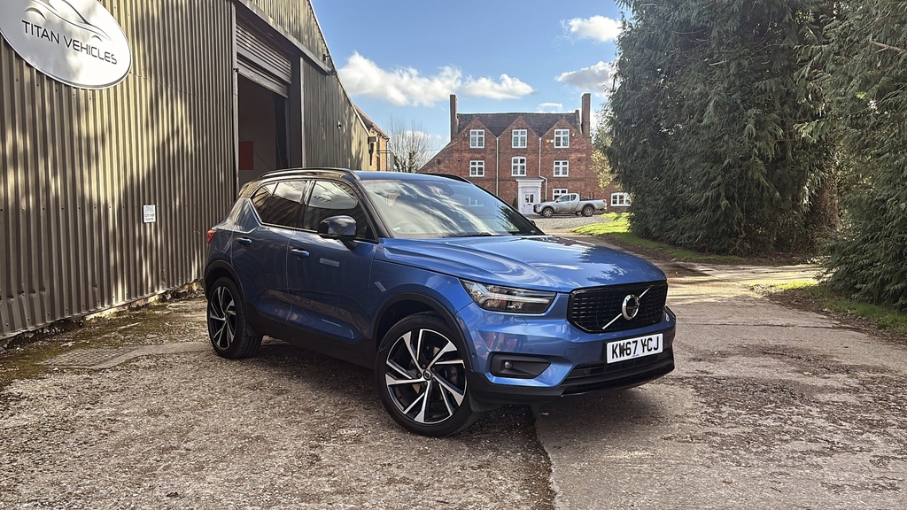 Volvo XC40 2.0 D4 First E... 