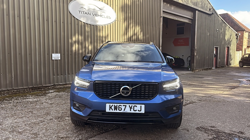 Volvo XC40 2.0 D4 First E... KW67YCJ #3