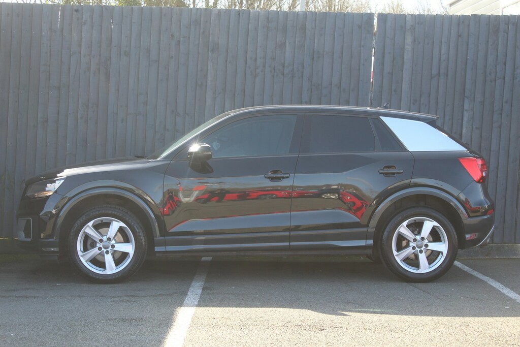 Audi Q2 Suv 1.5 Tfsi Cod 35 Sport 2020 ML20LVS Black #4