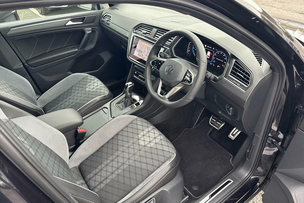 Volkswagen Tiguan 2.0 Tdi R-line Dsg TXZ6554 Black #6