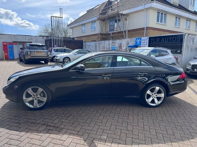 Mercedes-Benz CLS 2009 Cls320 Cdi Coupe 7G-tronic 200 G Black #2