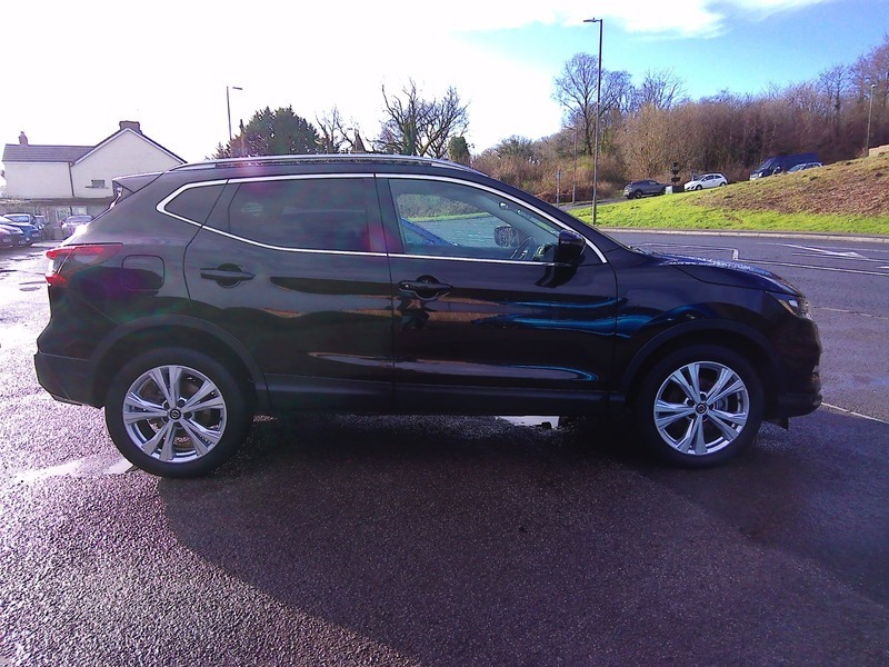 Nissan Qashqai Dig-t N-connecta BG69UXY Black #5