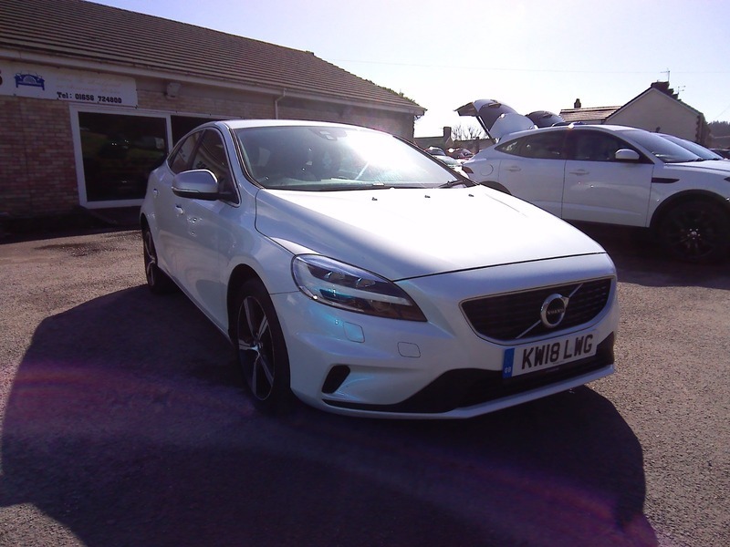 Volvo V40 D2 R-design Nav Plus KW18LWG White #3