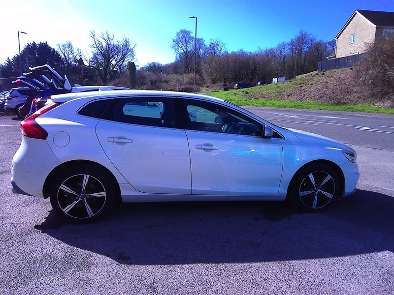 Volvo V40 D2 R-design Nav Plus KW18LWG White #5