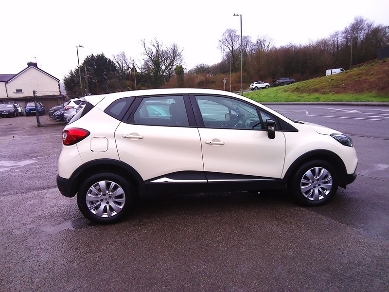 Renault Captur Expression Plus Tce MV17XJH Brown #4