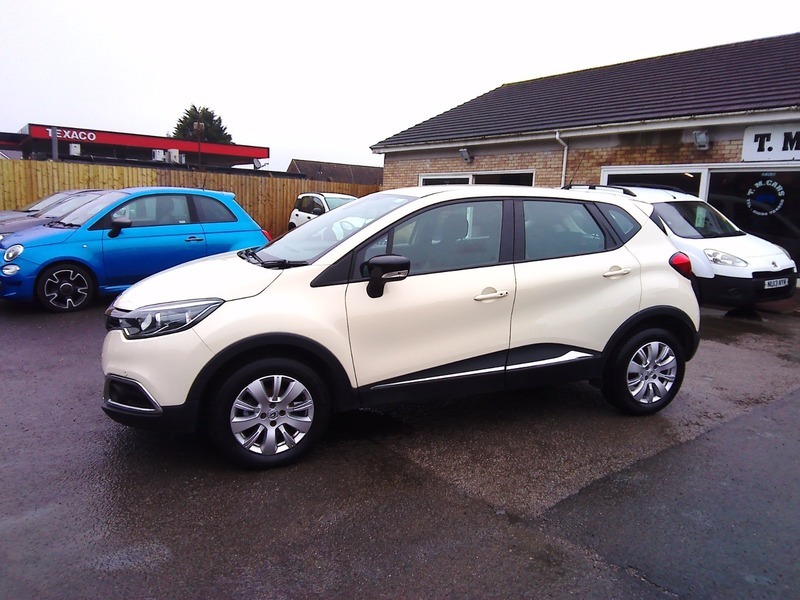 Renault Captur Expression Plus Tce MV17XJH Brown #3