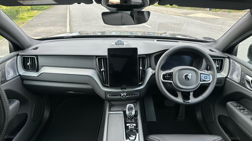 Volvo XC60 Black Edition Ultra, B5 Awd Mild Hybrid, FG26ZWX Black #5