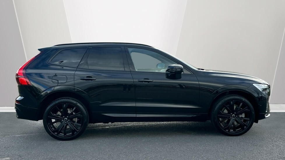 Volvo XC60 Black Edition Ultra, B5 Awd Mild Hybrid, FG26ZWX Black #3