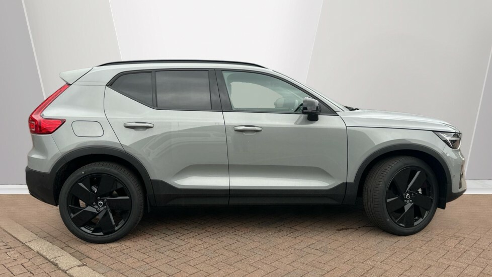 Volvo XC40 Black Edition Plus, B3 Mild Hybrid, BJ26PUX Grey #3