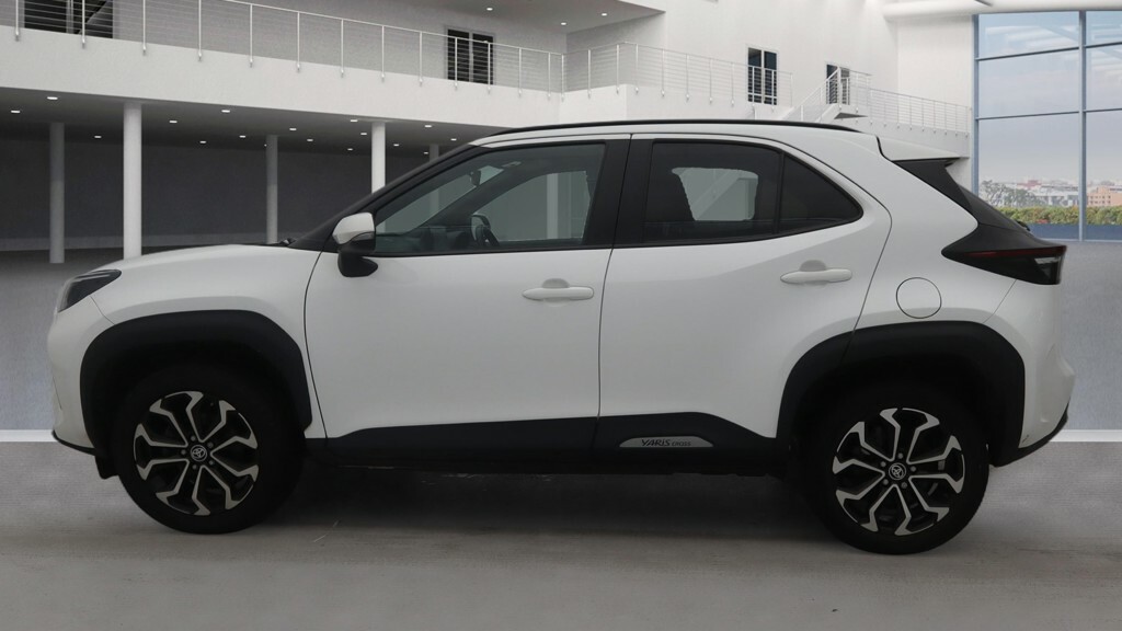 Toyota Yaris Cross 1.5 Hybrid 202373 Vvt-h Design E-cvt Euro 6 S S FL73CWN White #6