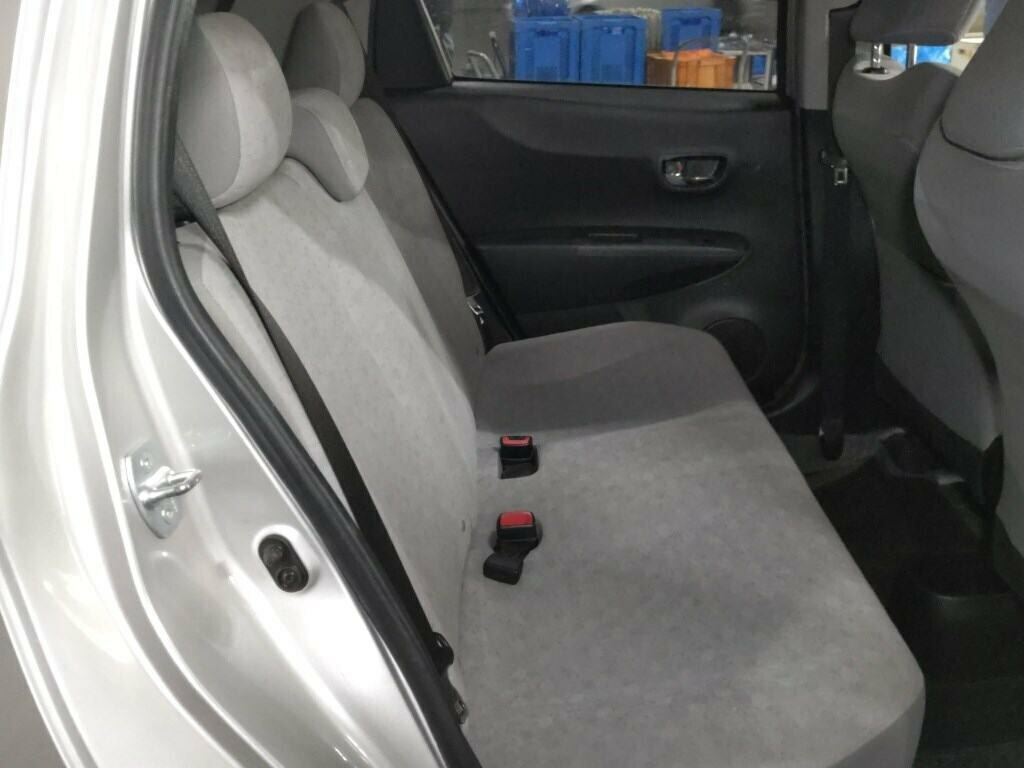 Toyota Yaris Vitz 1.3 201363 5 Seats Ule  Silver #4