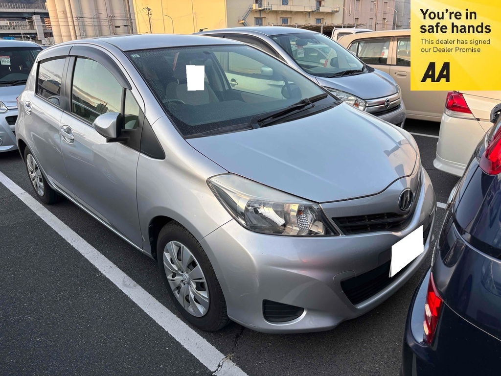 Toyota Yaris Vitz 1.3 201363 5 Seats Ule Silver