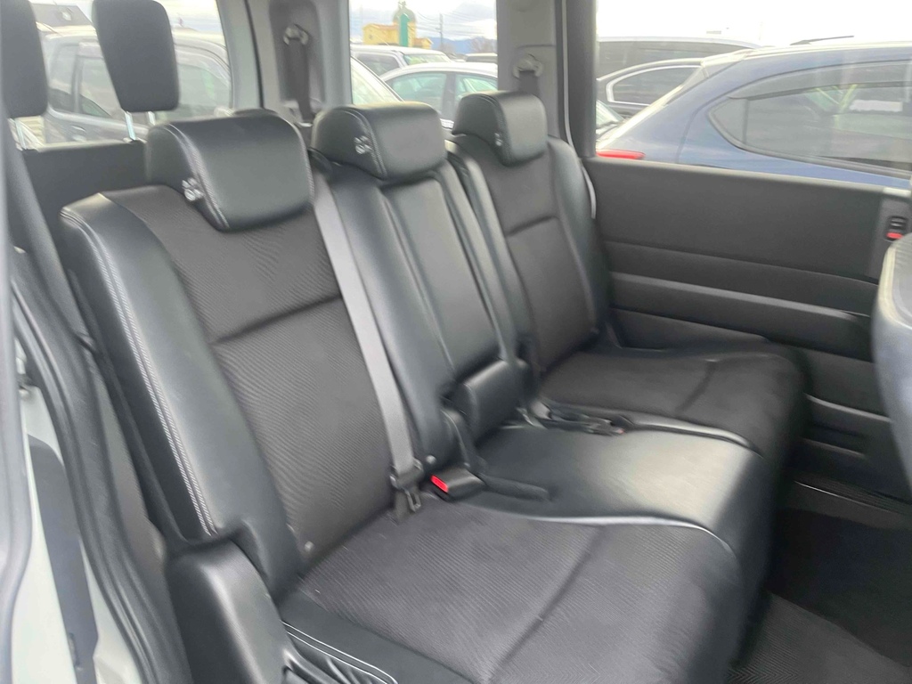 Honda StepWagon Wagon 2.0 201313 8 Seats Ul White #4