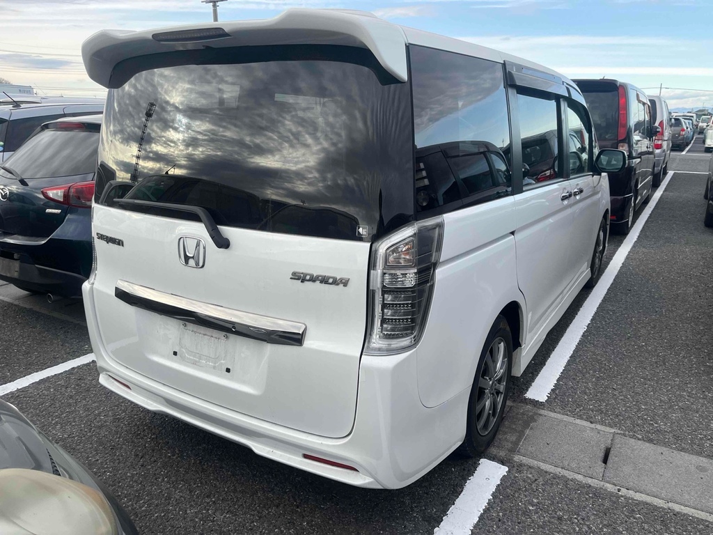 Honda StepWagon Wagon 2.0 201313 8 Seats Ul White #2