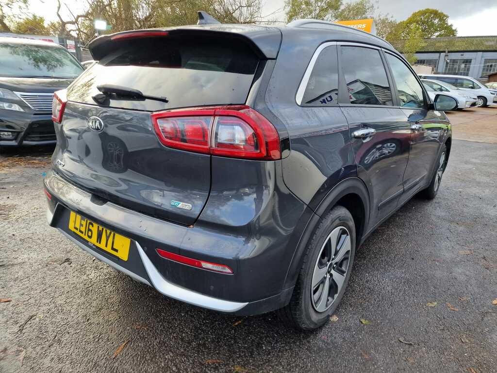 Kia Niro 2 1.6 Hybrid 201616 Gdi 5 Seats Suv 5 Seats Grey #4