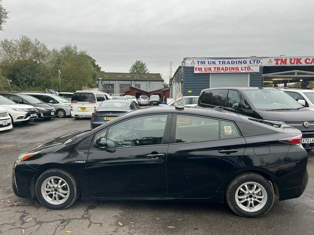 Toyota Prius 1.8 Hybrid 201767 Active 5 Seats P LR67ZBY Black #5