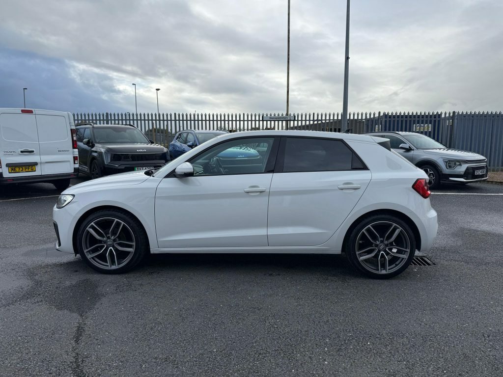 Audi A1 1.0 Tfsi 25 Technik Sportback Eu RF22NKR White #4