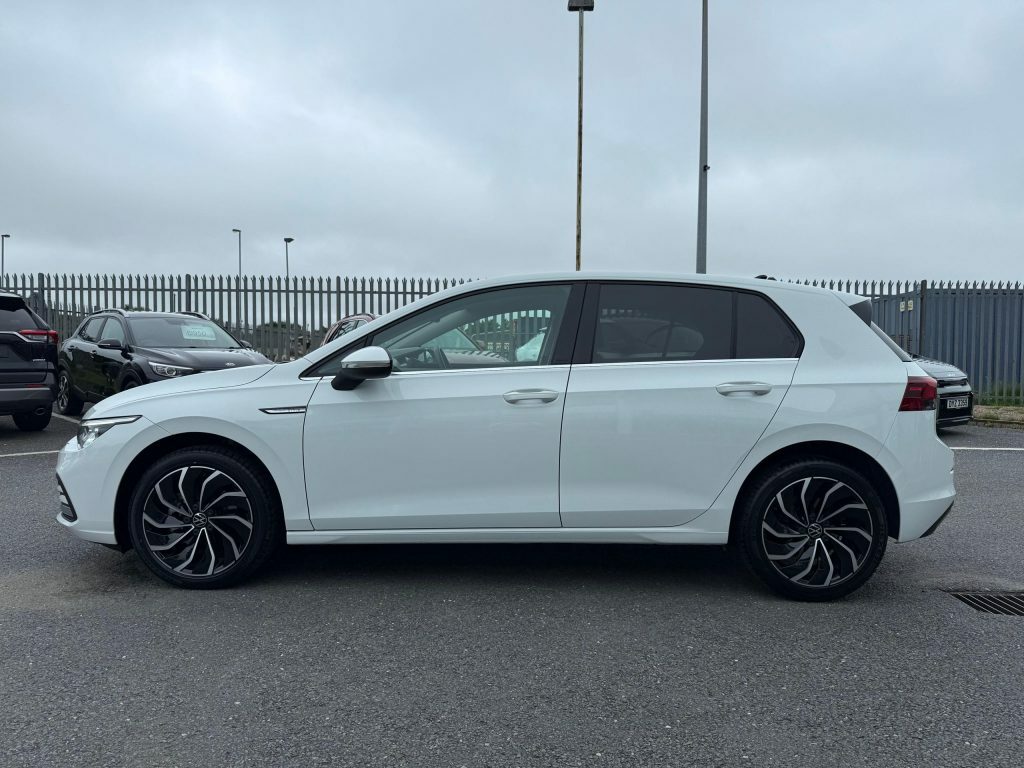 Volkswagen Golf 1.5 Tsi Style Edition Hatchback EF23VTC White #4