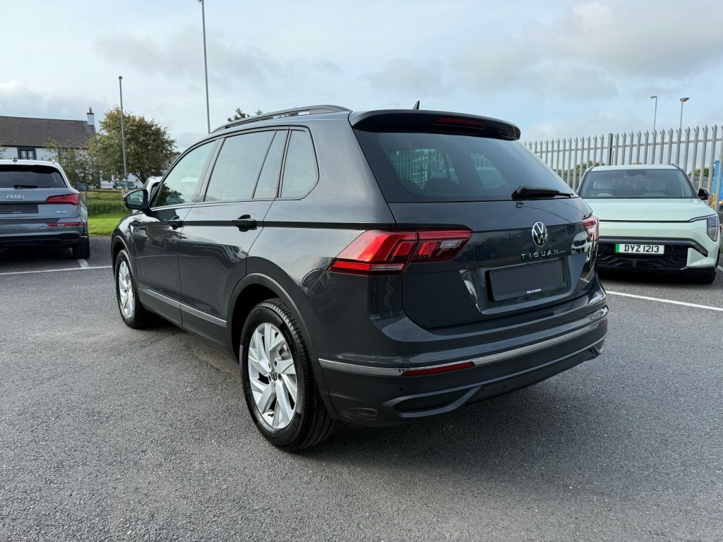 Volkswagen Tiguan 1.5 Tsi Life Suv Dsg Euro 6 Ss 150 YE23BUF Grey #5