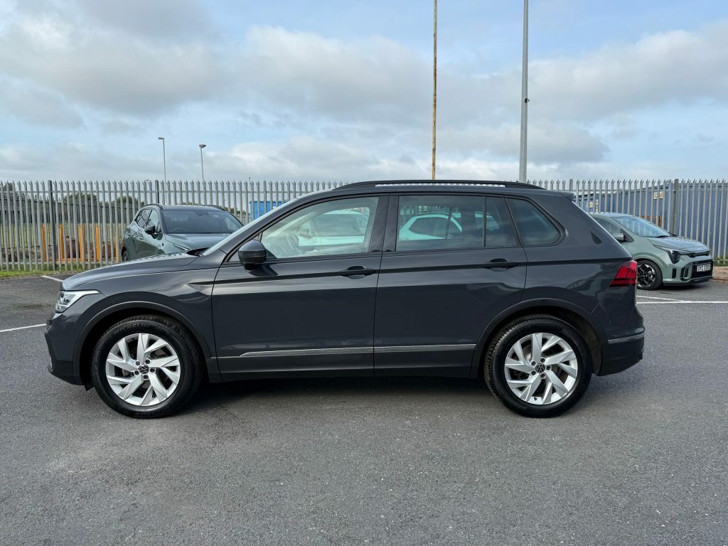 Volkswagen Tiguan 1.5 Tsi Life Suv Dsg Euro 6 Ss 150 YE23BUF Grey #4