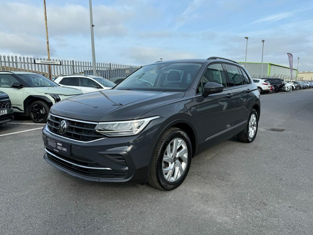 Volkswagen Tiguan 1.5 Tsi Life Suv Dsg Euro 6 Ss 150 YE23BUF Grey #3