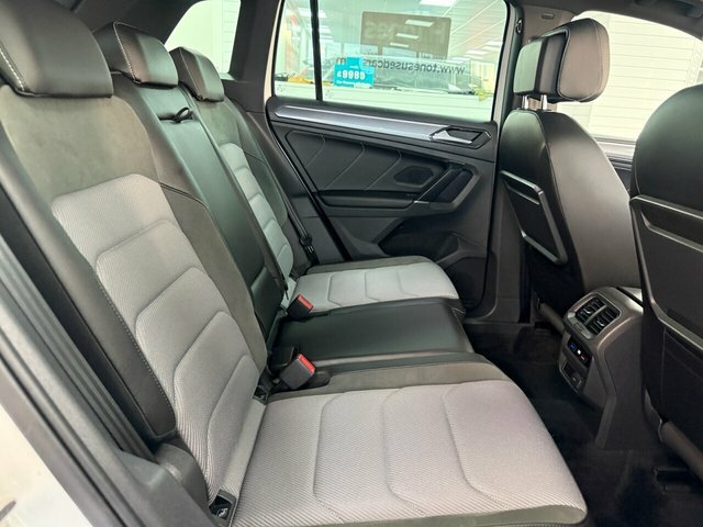 Volkswagen Tiguan Suv SN18RWL White #5