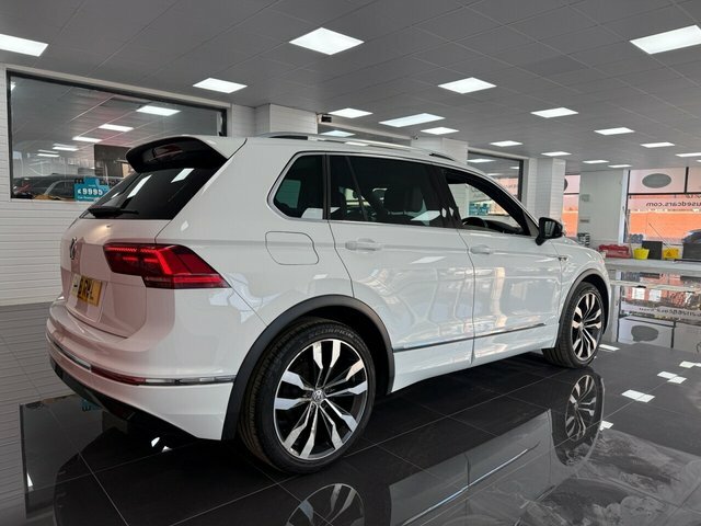 Volkswagen Tiguan Suv SN18RWL White #2