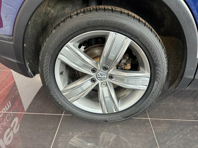 Volkswagen Tiguan Suv FX69YSZ Blue #3
