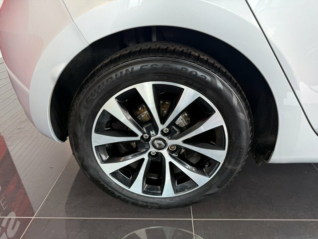 Renault Clio Hatchback SN70ZRR Silver #2