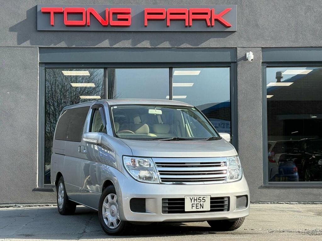 Nissan Elgrand Mpv 2.5 4Wd 7 Seats 200555 Silver