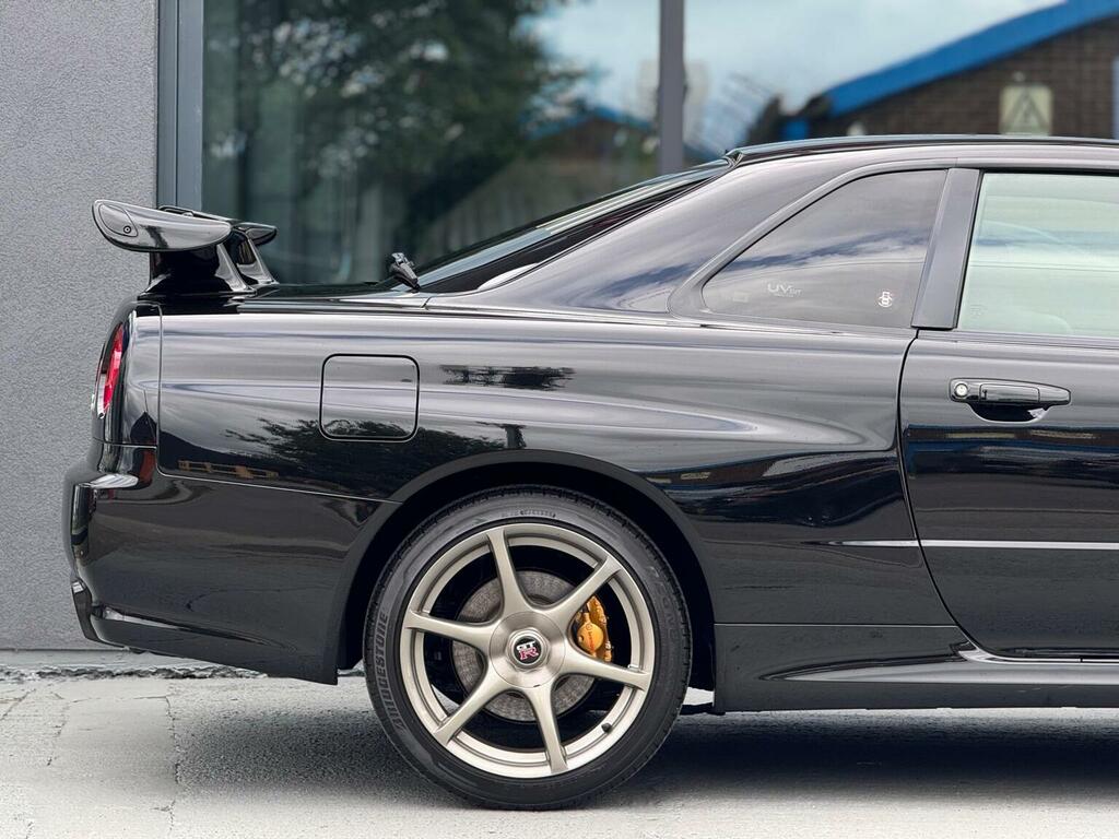 Nissan Skyline Coupe White #32