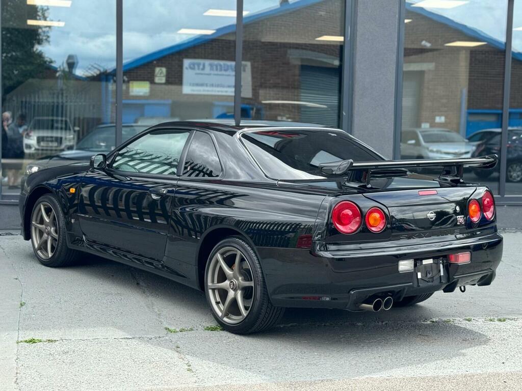 Nissan Skyline Coupe White #8
